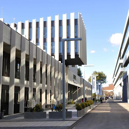 Residencia Universitaria Resa Roberto De Nobili Sant Cugat del Valles Bagian luar foto