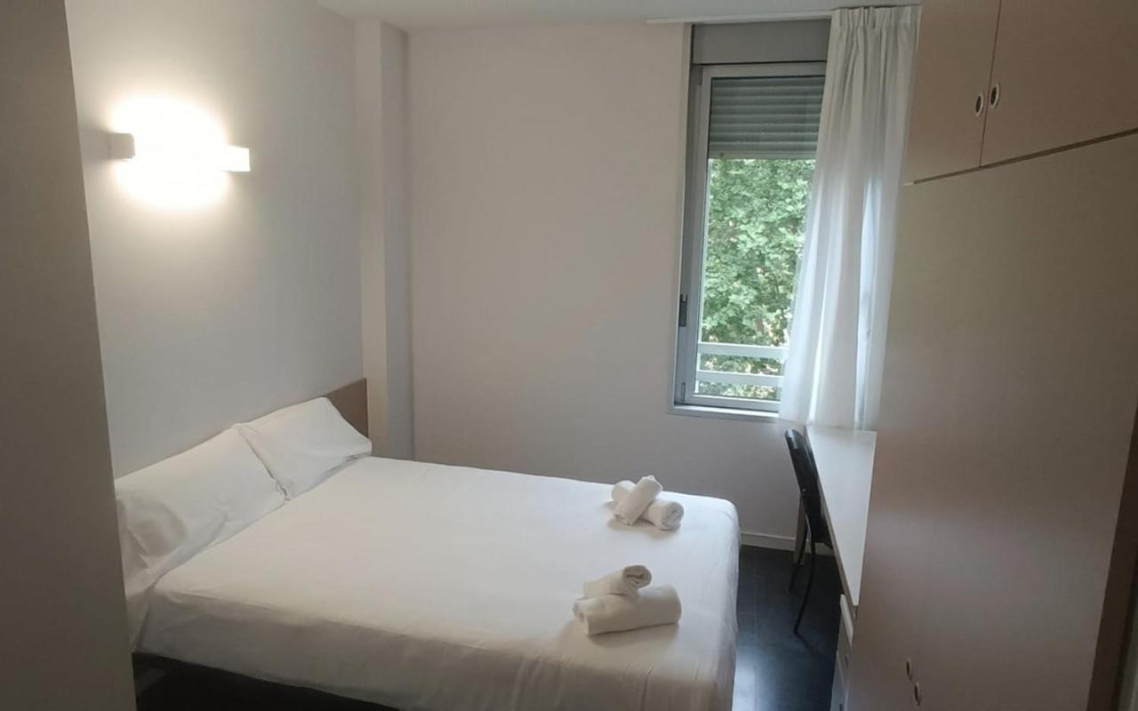 Residencia Universitaria Resa Roberto De Nobili Sant Cugat del Valles Bagian luar foto