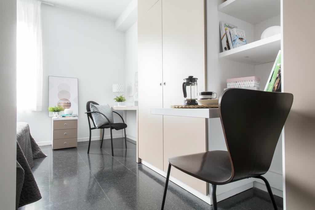 Residencia Universitaria Resa Roberto De Nobili Sant Cugat del Valles Bagian luar foto
