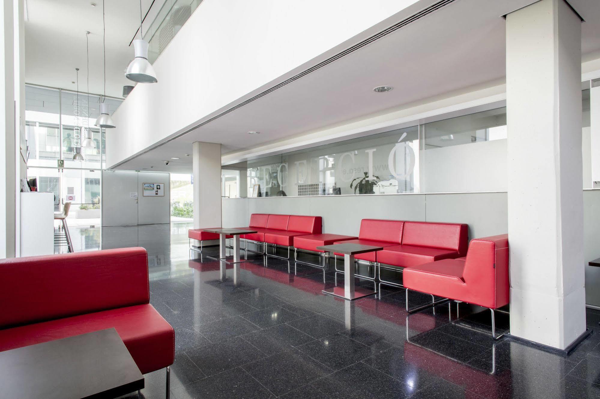 Residencia Universitaria Resa Roberto De Nobili Sant Cugat del Valles Bagian luar foto