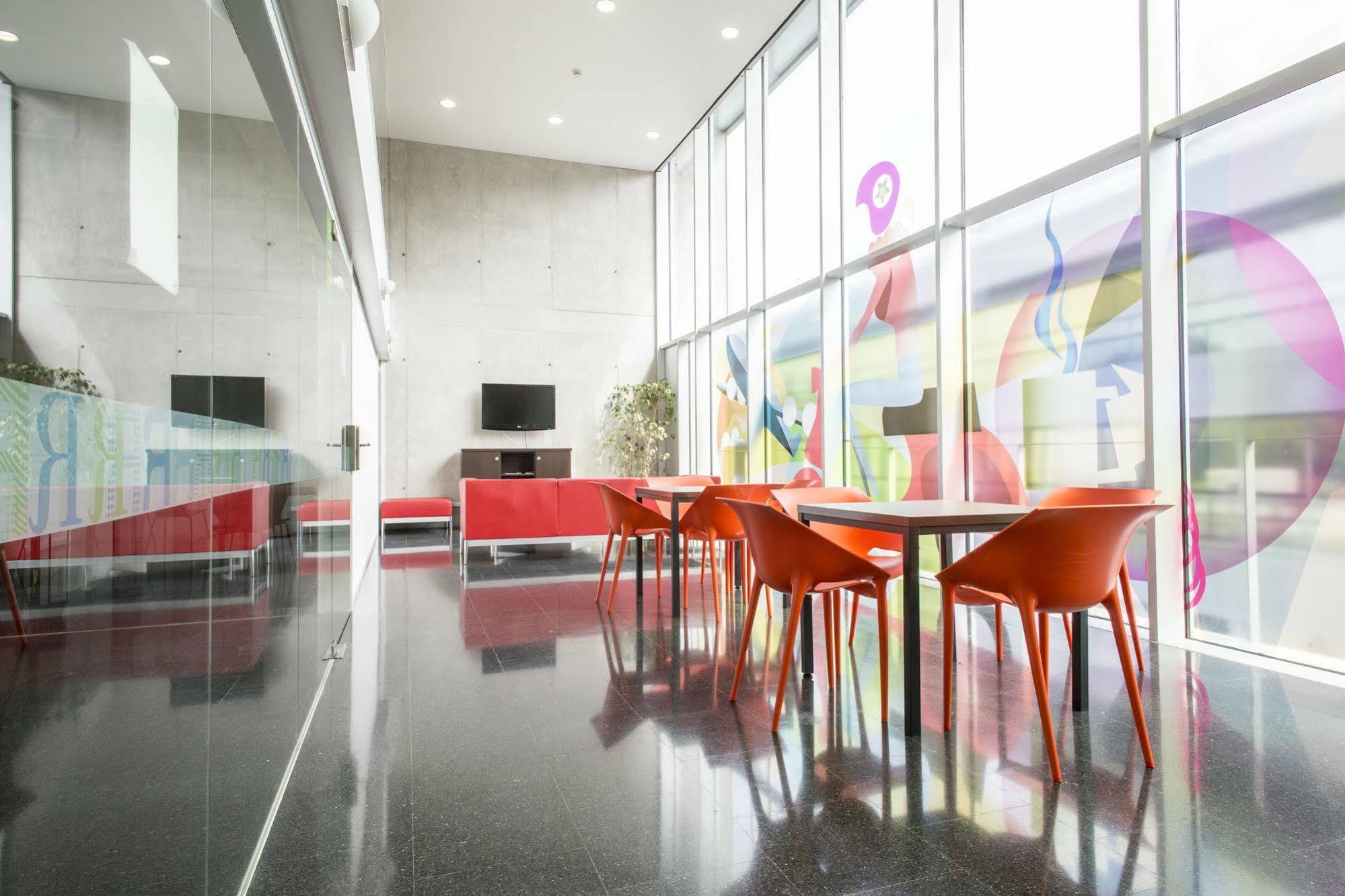 Residencia Universitaria Resa Roberto De Nobili Sant Cugat del Valles Bagian luar foto