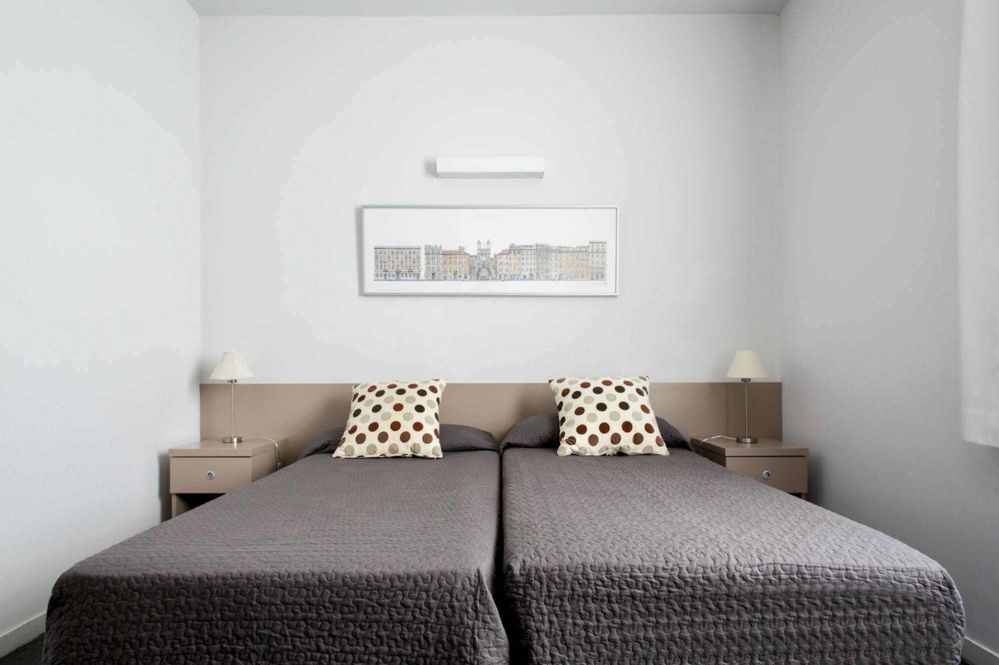Residencia Universitaria Resa Roberto De Nobili Sant Cugat del Valles Bagian luar foto