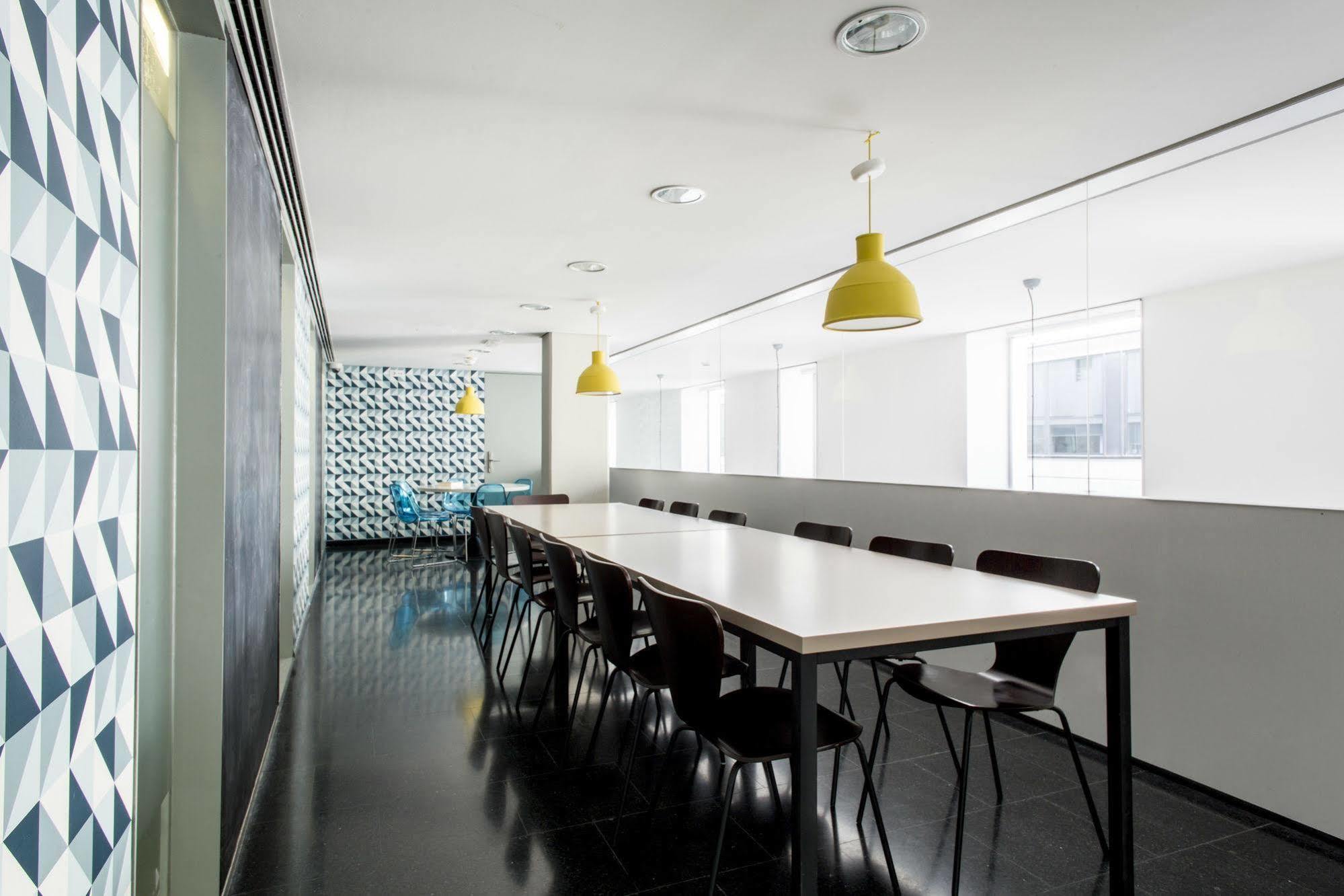 Residencia Universitaria Resa Roberto De Nobili Sant Cugat del Valles Bagian luar foto